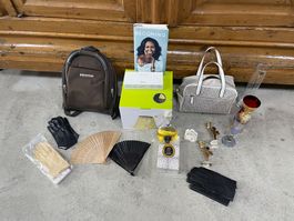 Lot Flohmarkt:  Handtasche, Rucksack, Parfum, Fächer, Vasen,
