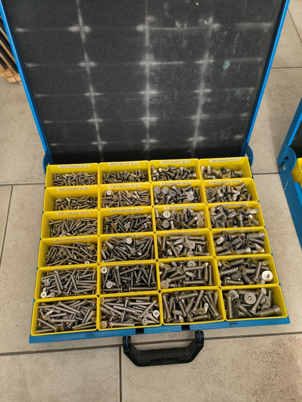 Sortimo Tous les outils: Sortimo Koffern mit Schrauben  – D'occasion à Kreuzlingen par Lilith888 1