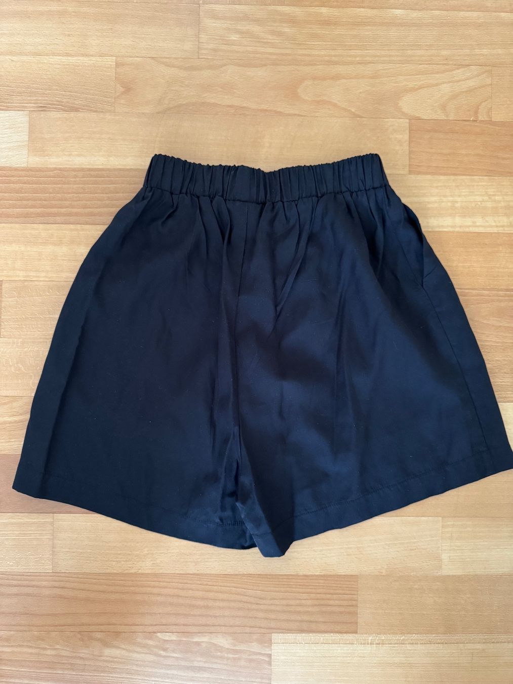 Dariadéh Hosen: dariadéh Shorts – Neu (gemäss Beschreibung) aus Zürich von sinaxnoemi 1