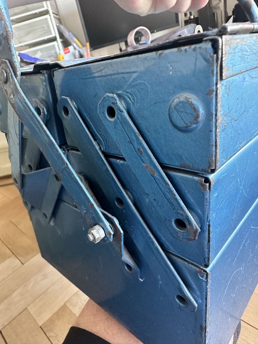 Tutti gli attrezzi: Blauer Metall-Werkzeugkoffer – Usato da Zürich venduto da Dennyloot 3