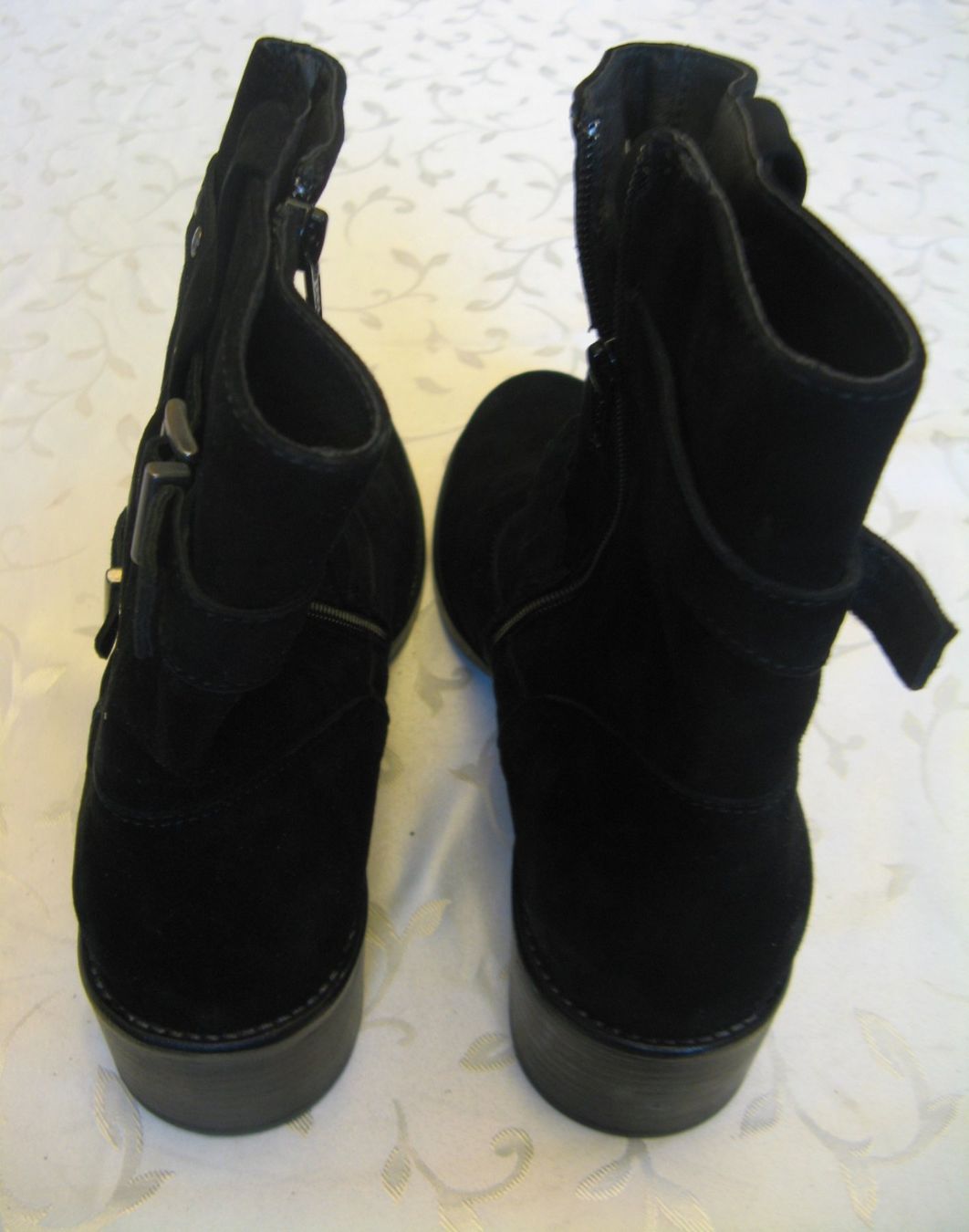 Scarpe da donna: Damenstiefel Wildleder Grösse 44 – Nuovo (secondo la descrizione) da Frauenfeld venduto da Interessent1 1