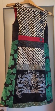 Buntes Kleid von Desigual mit tollen Details, Gr. S