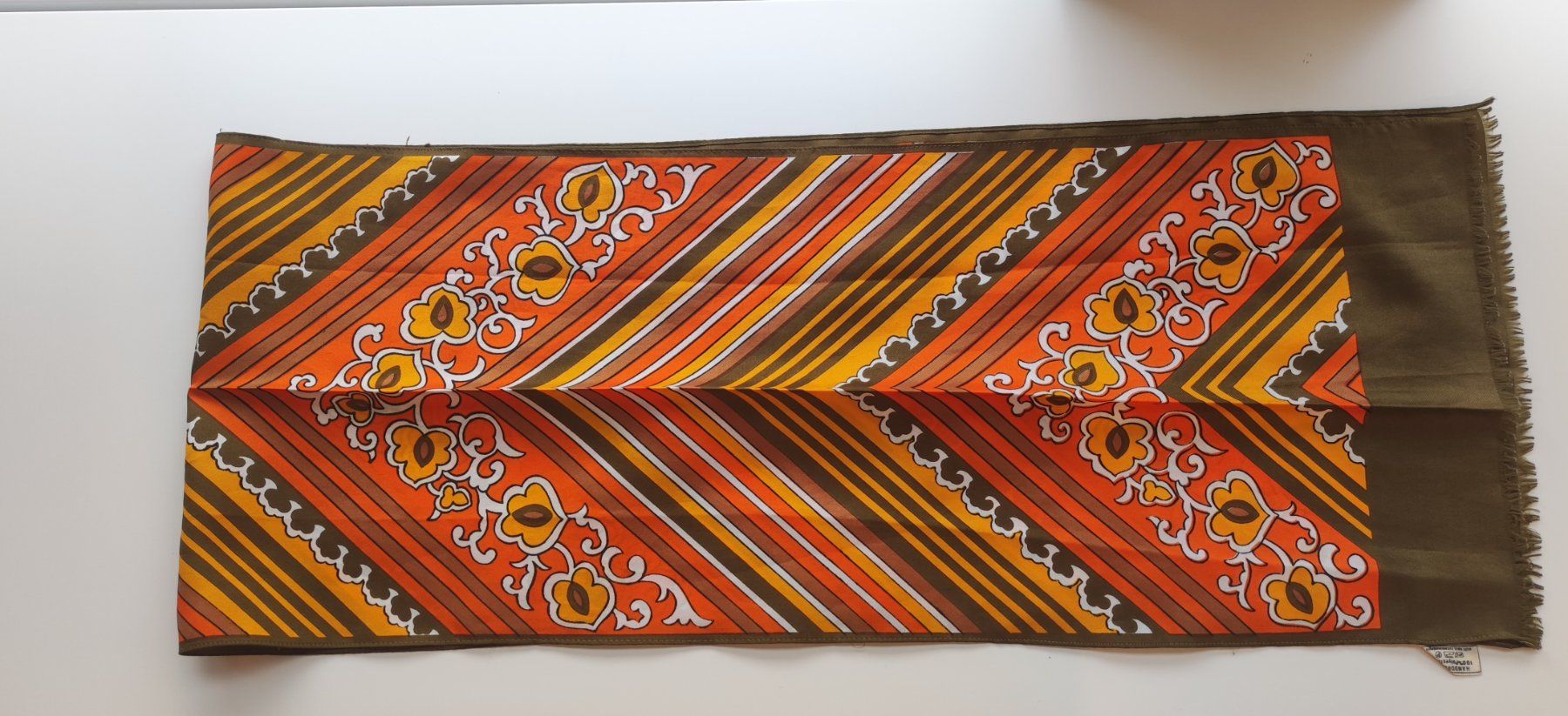 Foulard & Sciarpe: Foulard 70's – Usato da Zug venduto da LindaManga