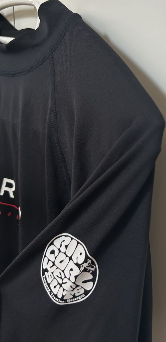 Rip Curl T-shirt: Rip Curl Rashguard Longsleeve (Gr. S/M) – Usato da Ebmatingen venduto da Christopher123 1