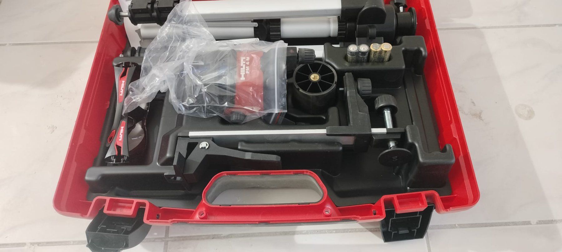 Hilti Alle Werkzeuge: Multilinienlaser Hilti – Gebraucht aus Rüti ZH von zork02