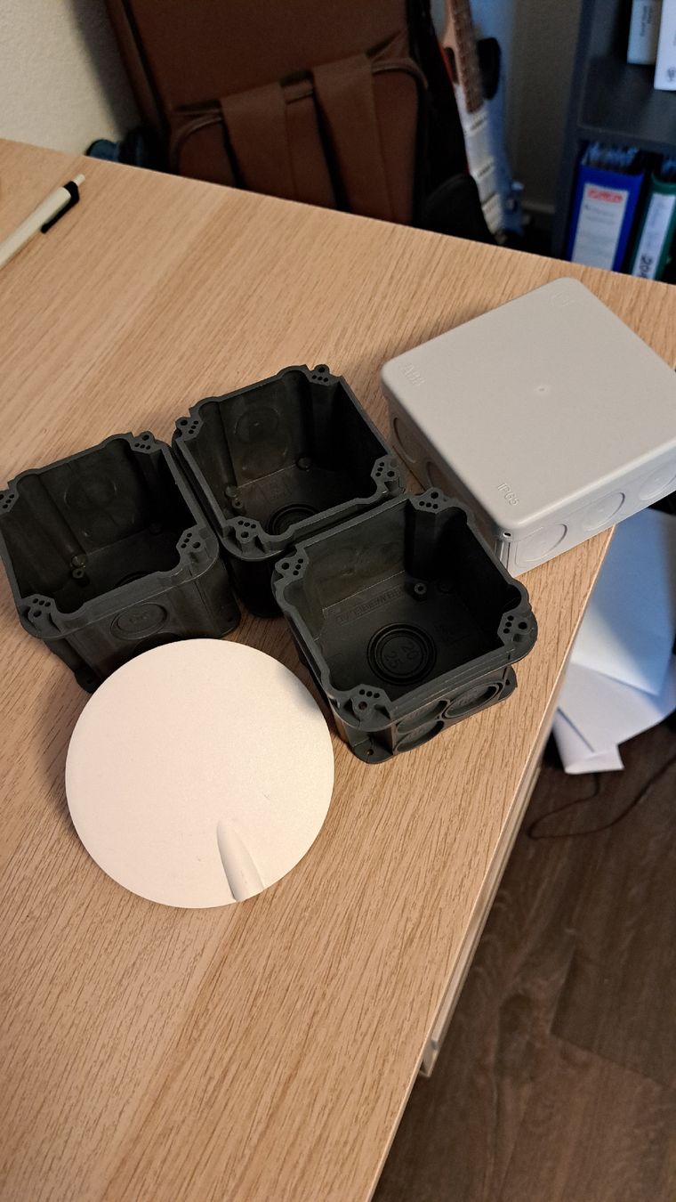 Alimentazione elettrica: 5er Set Elektromaterial Dosen & Rosette – Nuovo (secondo la descrizione) da Rothenthurm venduto da SirCroci-Cardshop 1