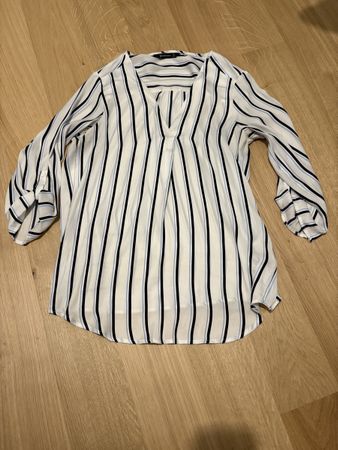Chemise Stradivarius S white with blue stripes