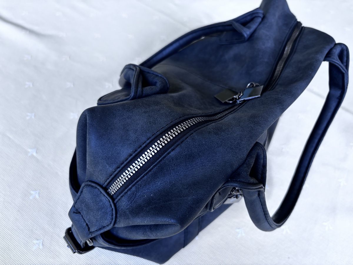 Borse da donna: Bowlingtasche in Wildlederoptik, grauschwarz – Usato da Basel venduto da NellyBotti 2