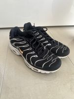 Nike Air Max Plus TN Black Hyper Crimson Gr. 42.5