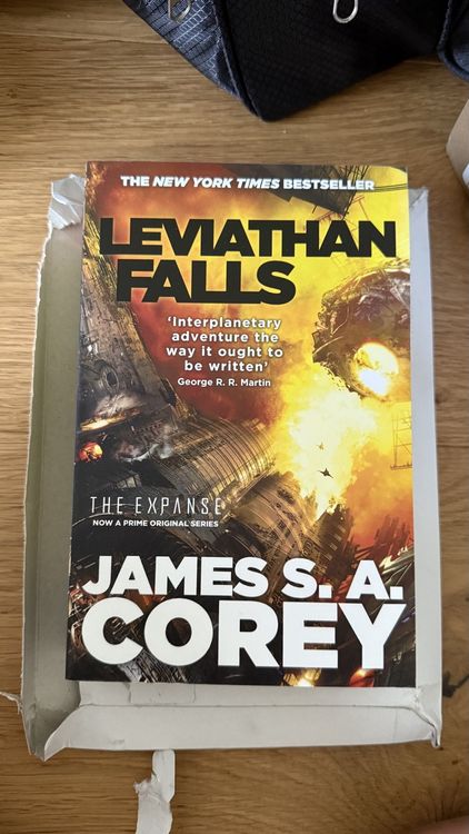 Livres: Leviathan Falls (The Expanse #9) by James S.A. Corey – Neuf avec emballage d'origine à St-Gingolph par Ynatka