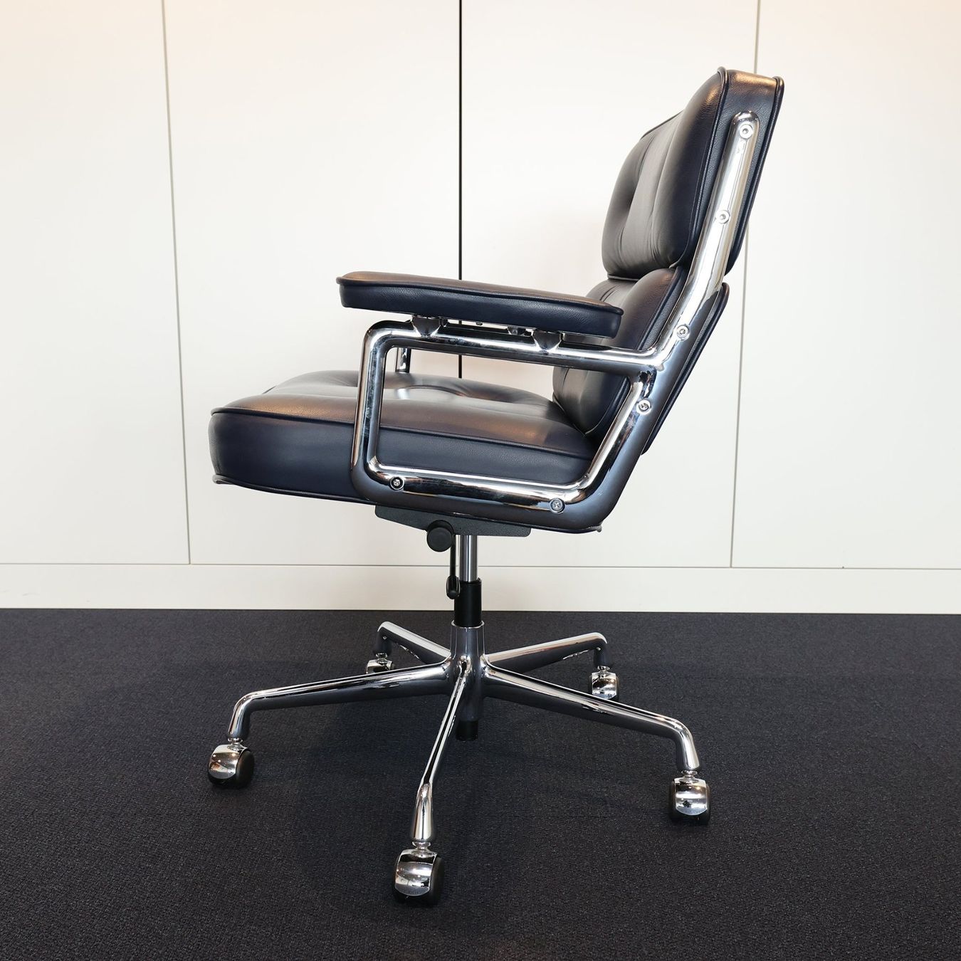 Vitra Stühle: Vitra Lobby Chair ES 104 – Gebraucht aus Affoltern am Albis von Zapro 2