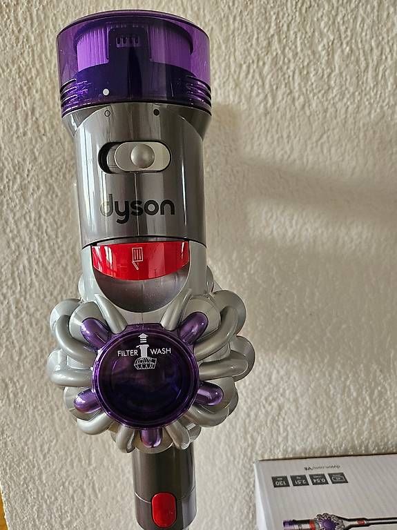 Aspirateurs & Accessoires: Staubsauger DYSON V8 Advanced – Neuf avec emballage d'origine à Münchenbuchsee par lil_7qr2 1