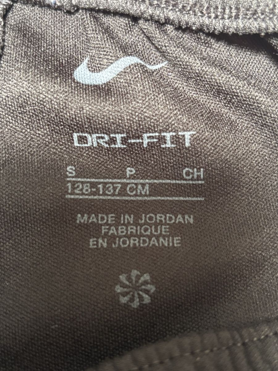 Nike Pantaloni: YB Trainerhose Grösse S 128-137cm – Usato da Grüt (Gossau ZH) venduto da user1976 2