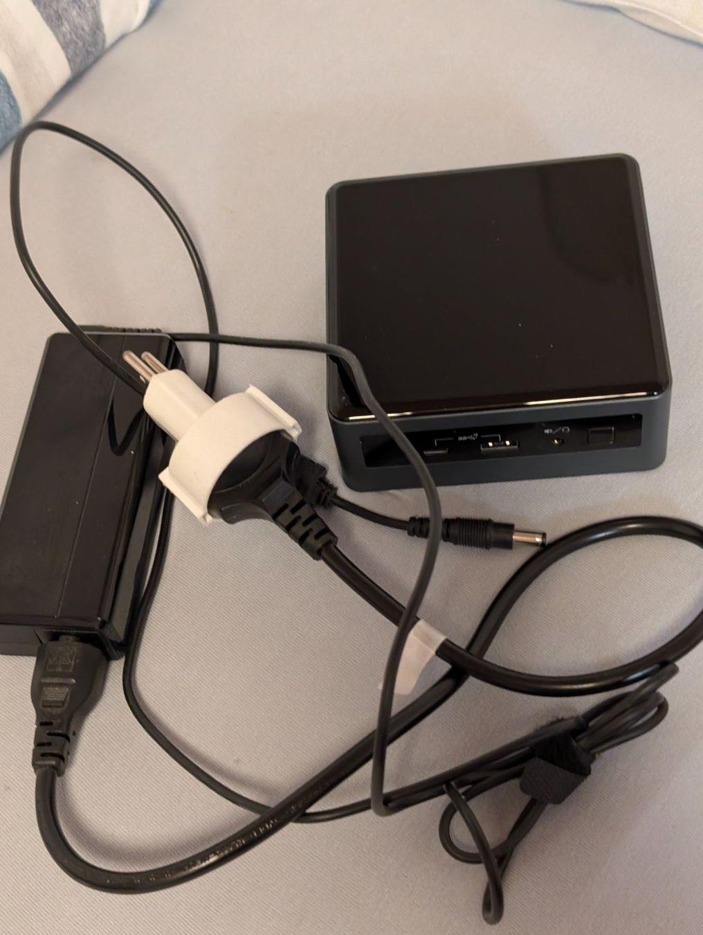 Intel PC: Intel NUC Mini PC kompakter Computer gebrauchter Zustand – Usato da Sarmenstorf venduto da Fasi 6