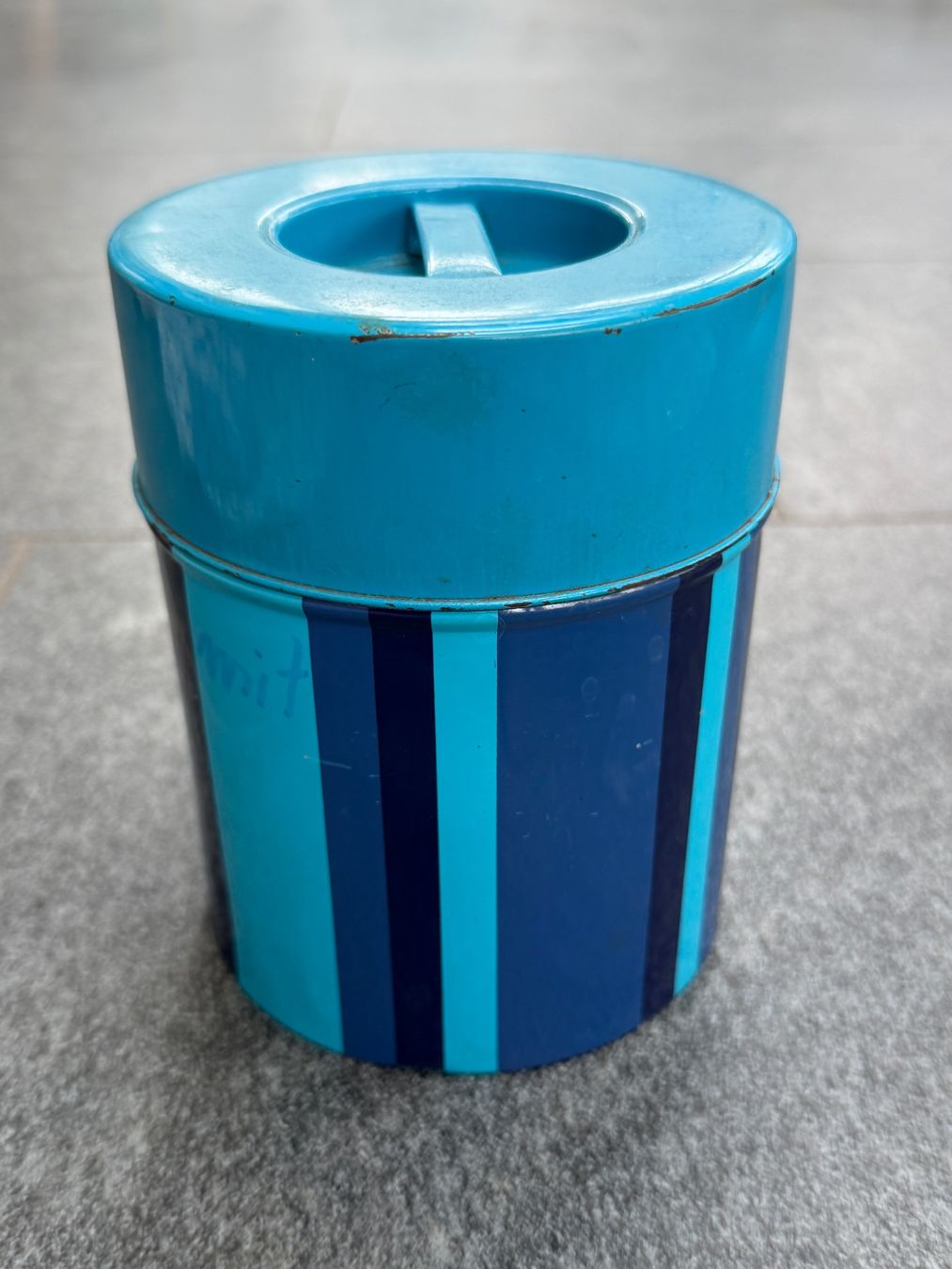 Zuccheriere: Blaue Vintage Dose mit Deckel, Retro Design, Blechdose – Usato da Otelfingen venduto da Markthalle_C 1