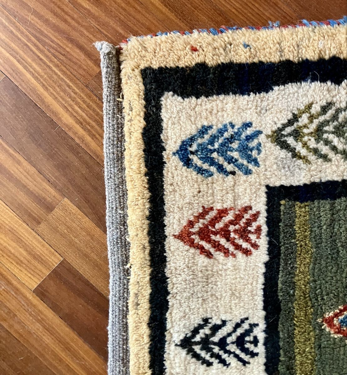 Gabbeh Teppiche: Tappeto Gabbeh 232x208 cm – Gebraucht aus Odogno von chi_ds8t 6