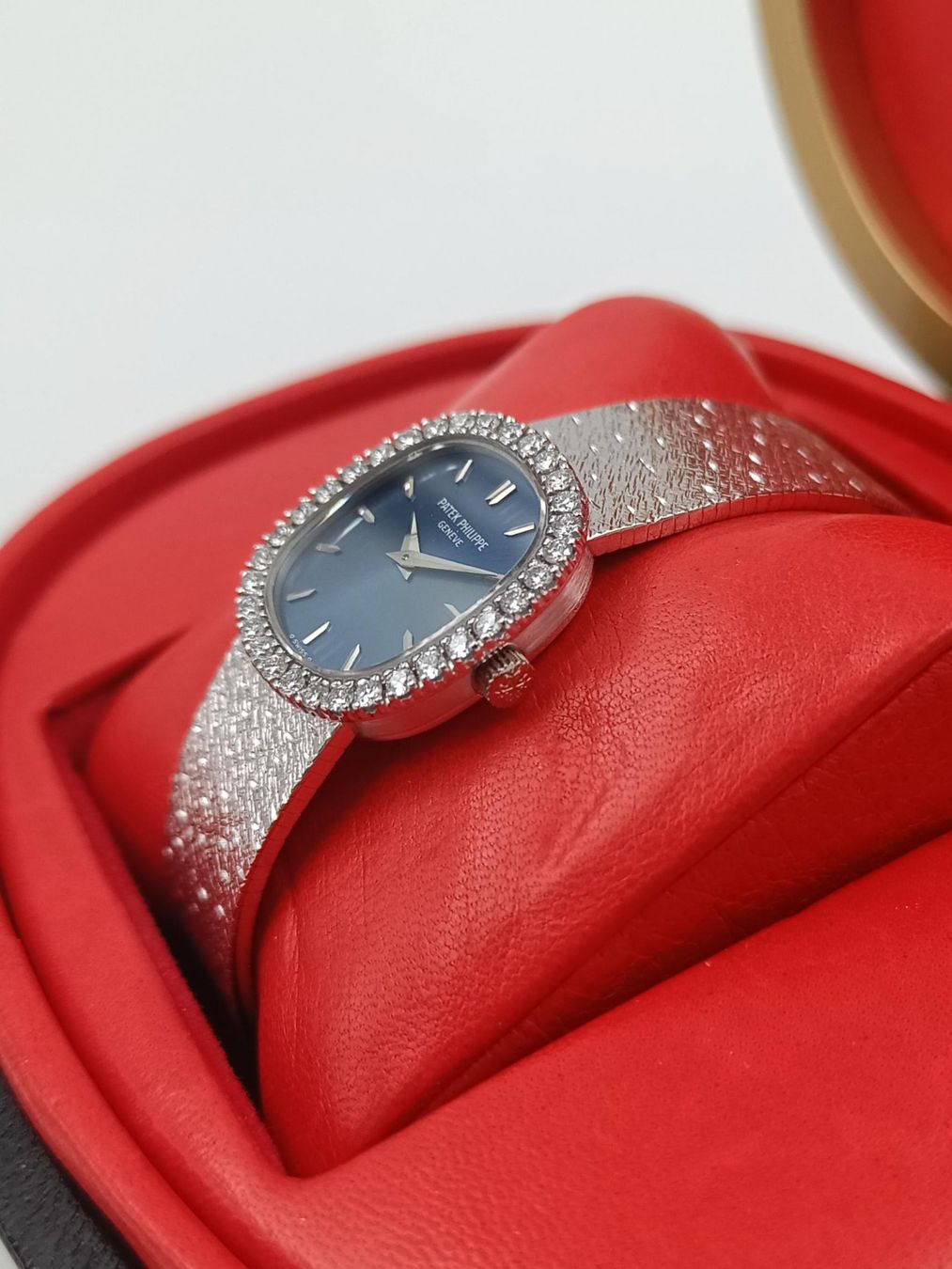 Patek Philippe Orologi: PATEK PHILIPPE "ELLIPSE" , 4134/1G – Usato da Luzern venduto da EdiGem 3