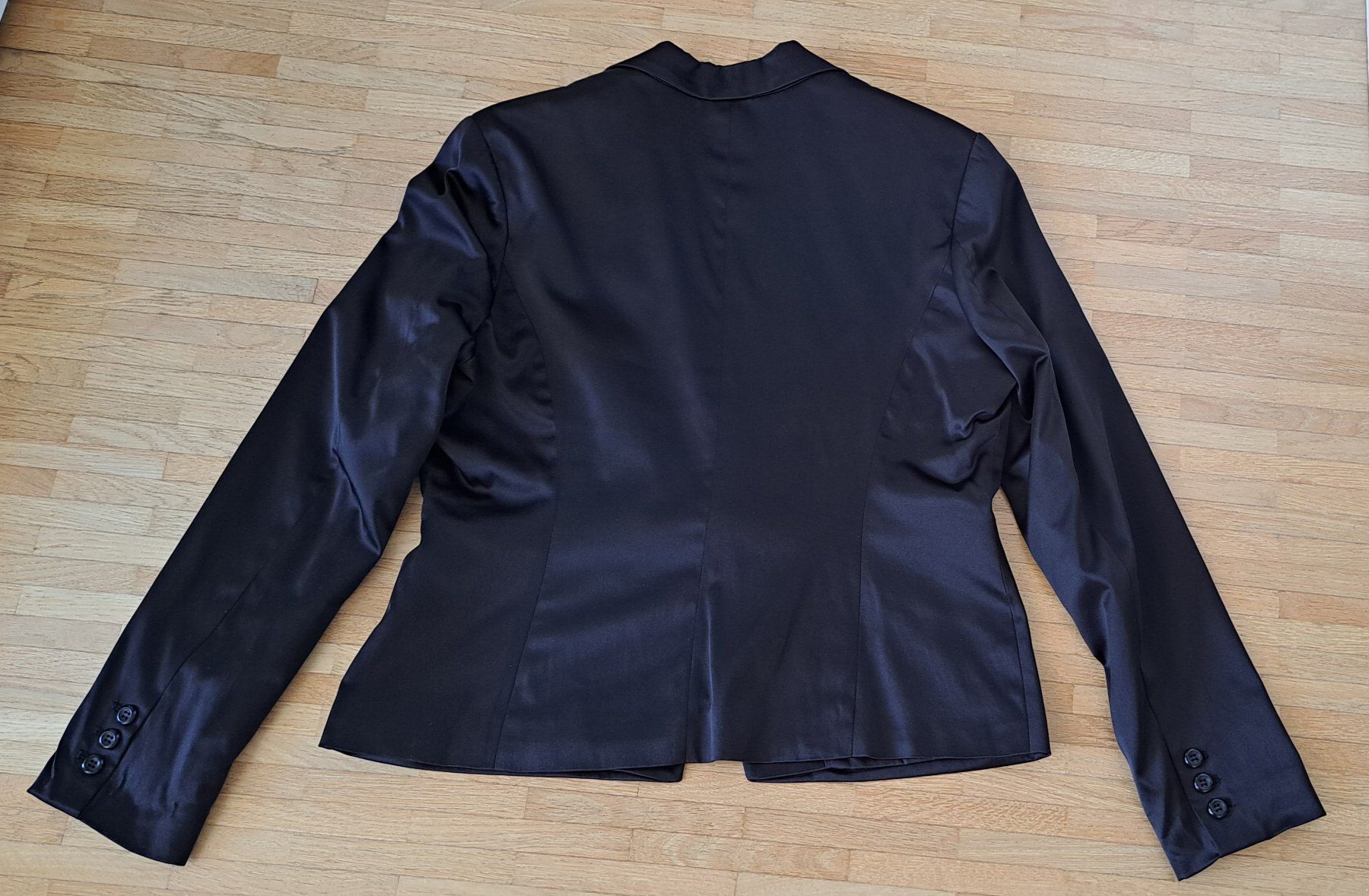 Giacche: Chique blazer noir satiné – Usato da Le Mont-sur-Lausanne venduto da olatiu 3