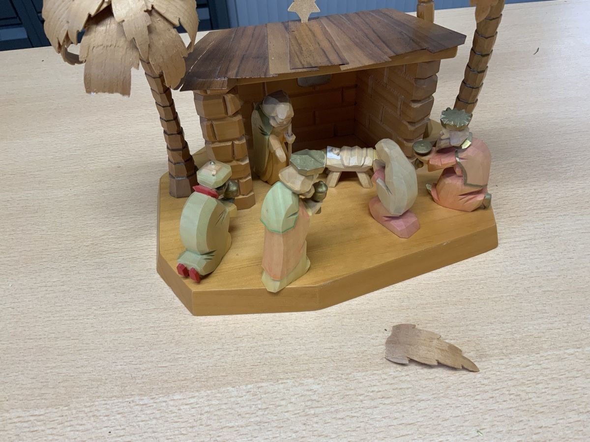 Toutes les décorations: Holz Krippe – D'occasion à Niederuzwil par Miami1999 1