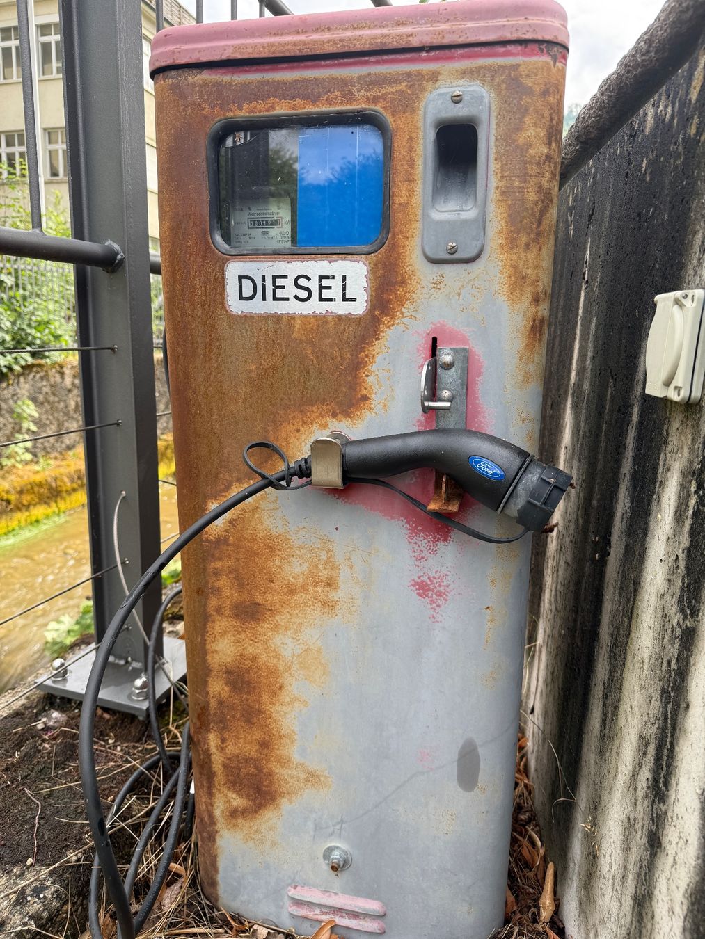 Dockingstation: Auto Ladestation – Gebraucht aus Waldenburg von Neworleans
