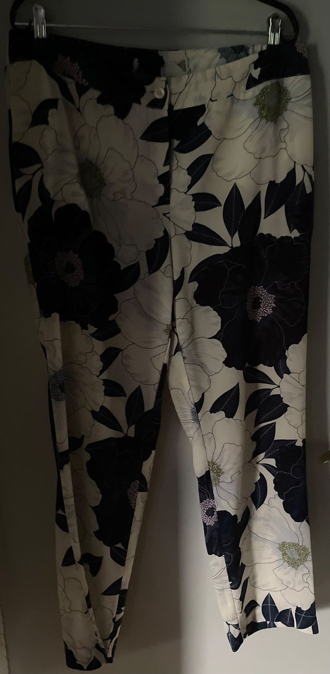 Hosen: Blumen Hose, Stoffhose, Sommerhose, Gr. 44 – Gebraucht aus Adligenswil von Decor-Tech 1