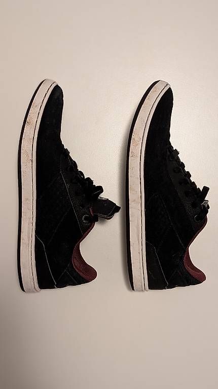 Herrenschuhe: Skateboard Schuhe Grösse 42 – Gebraucht aus Hergiswil NW von Bastaag 2