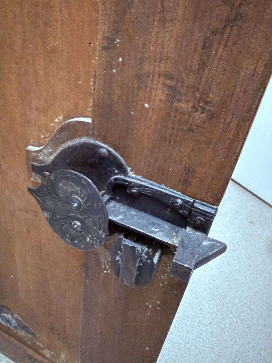 Cassettiere: Antikes Vertiko / Halbschrank (wohl 1900) – Usato da Muri b. Bern venduto da ben_7qzc 2