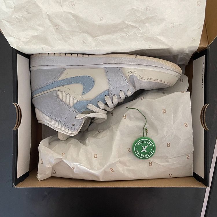 aj1 mid mixed textures