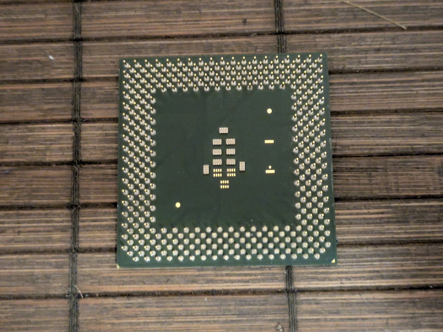 Intel Componenti elettronici: Intel Pentium III-S 1400 Socket 370 Tualatin B1 SL6BY – Usato da Châtelaine venduto da Pttn 1