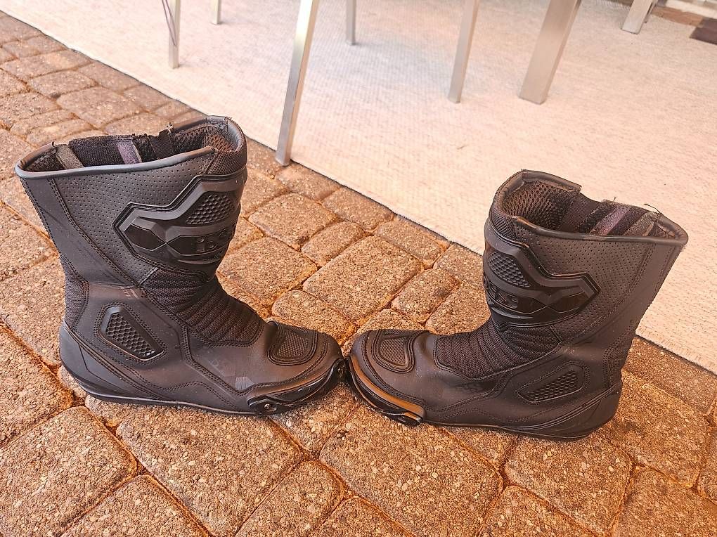 IXS Herrenschuhe: iXS Motorradstiefel Grösse 43 – Gebraucht aus Bern von cedric_95