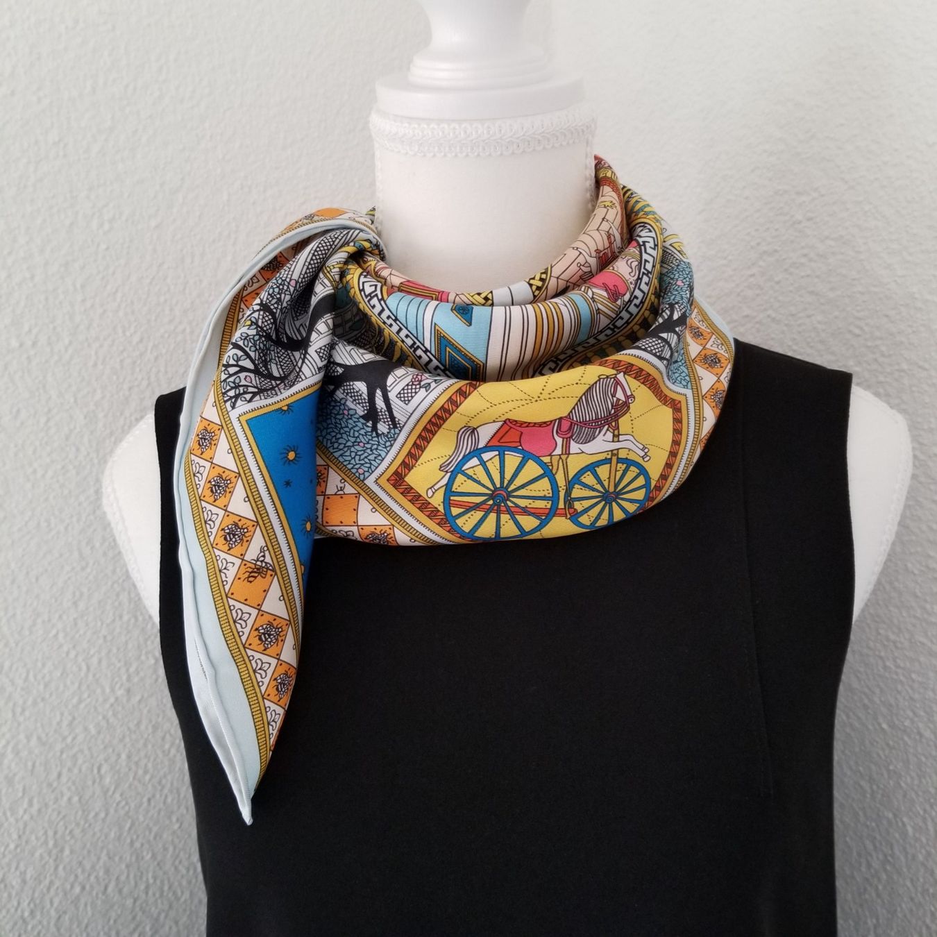 Foulards, Tücher & Schals: NEW 65cm Silk Twill Scarf Luxurious Pattern Carriage & Bugs – Neu und originalverpackt aus Baar von virginiablossoms 3