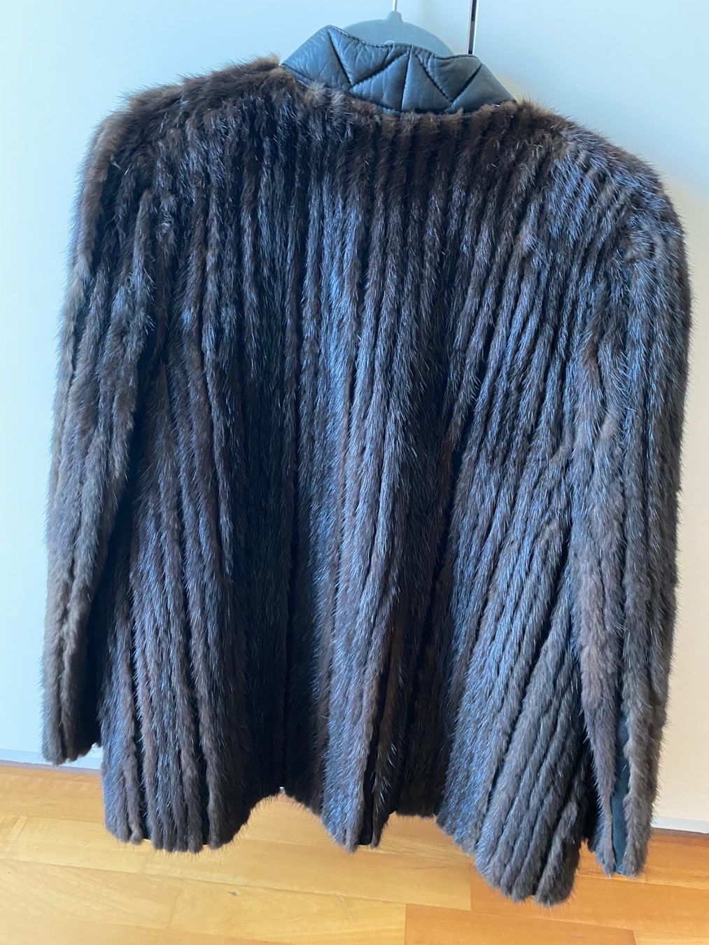 Nerz Giacche: Nerzjacke mit Lederanteilen – Usato da Flaach venduto da hundeli2 1