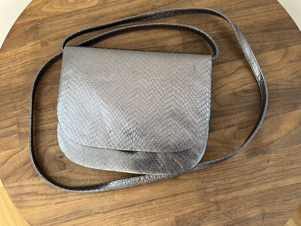 Borse da donna: Schultertasche in Silber-Optik – Usato da Zürich venduto da LemonadeZH