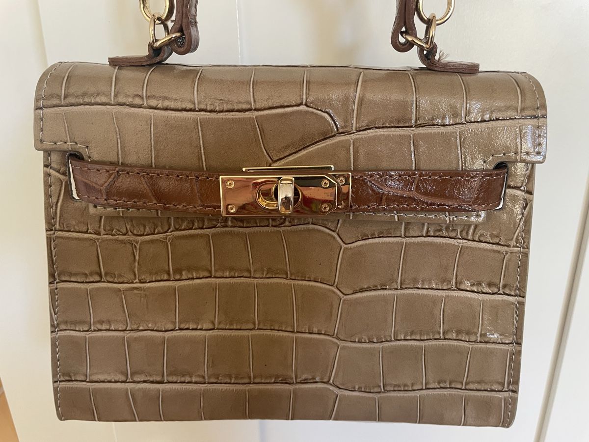 Taschen für Damen: Kroko mini Handtasche – Gebraucht aus Zürich von eri_n7p5