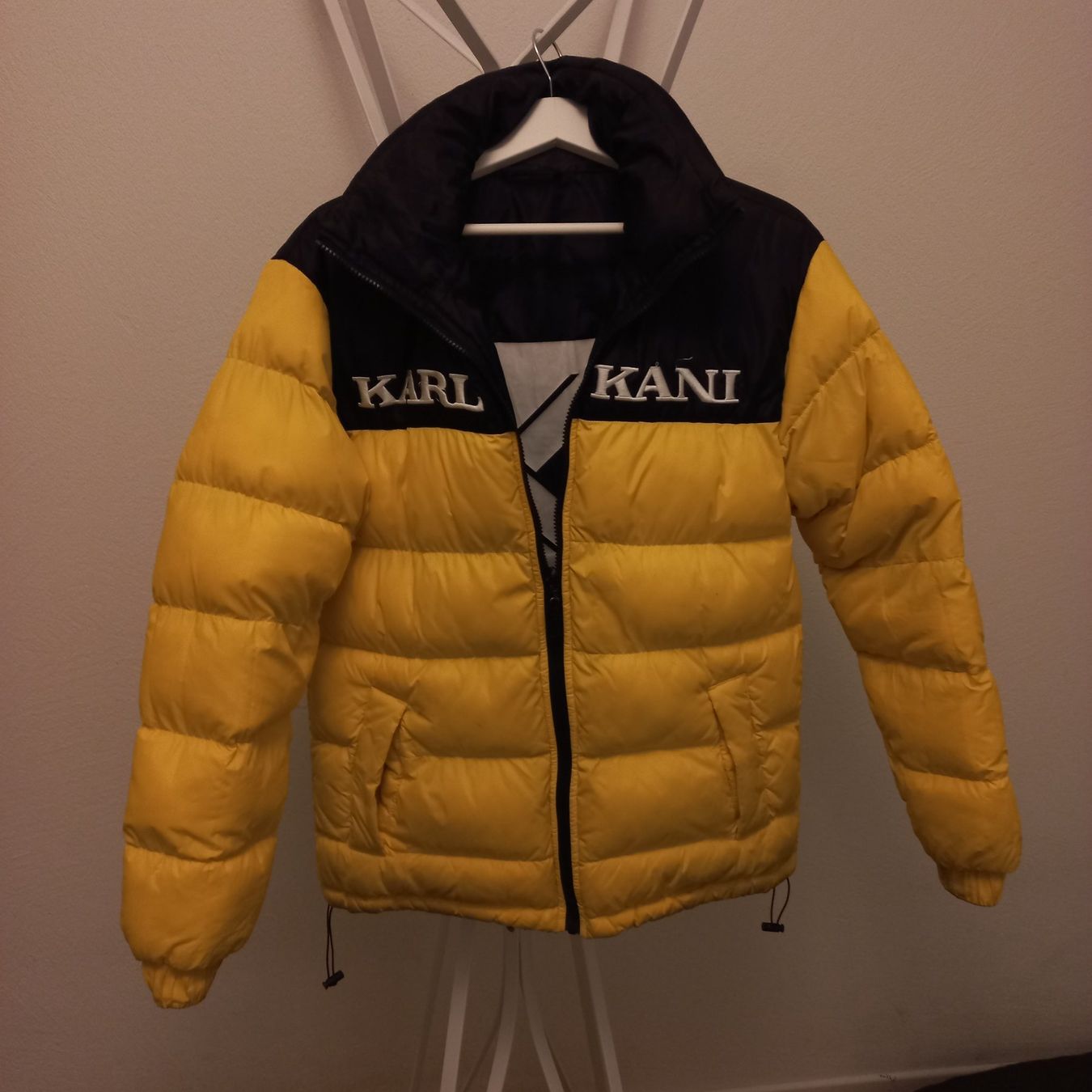 Giacche: Karl Kani Winterjacke – Usato da Ossingen venduto da Leyazo 1