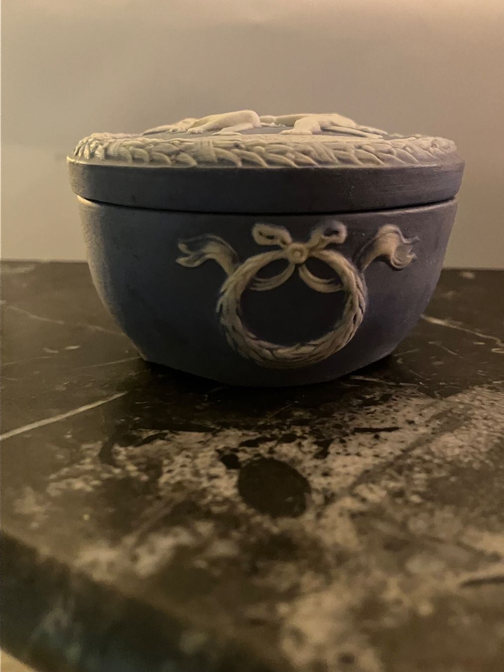 Alle Dekorationen: Hübsche Dose Wedgewood Stil – Gebraucht aus Basel von papageientulpe 3