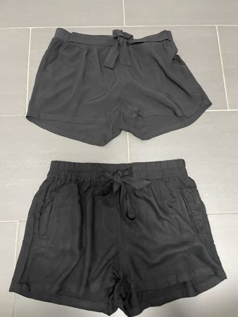 2 PAAR SHORTs XL UND 42