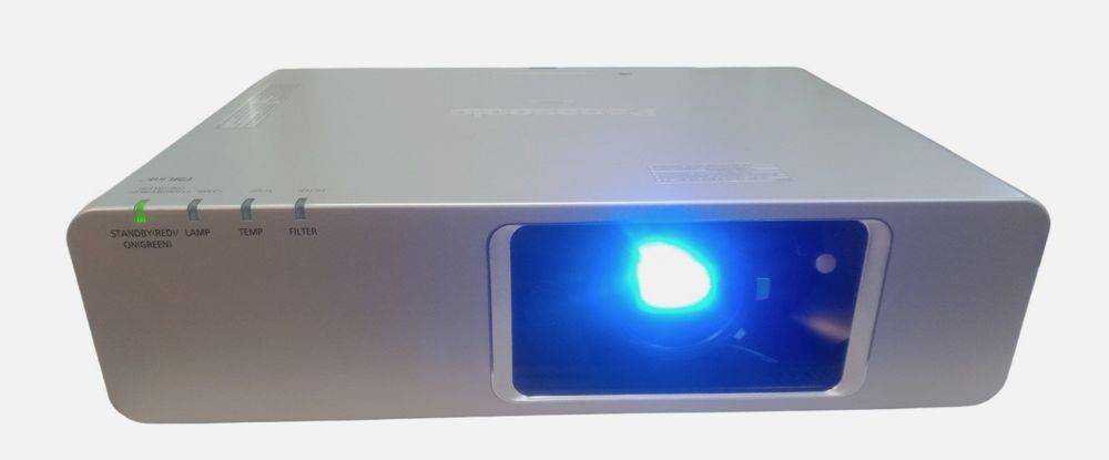 Panasonic PT-F300U XGA LCD 250W 4000-Lumen Projector (Gebraucht) in ...