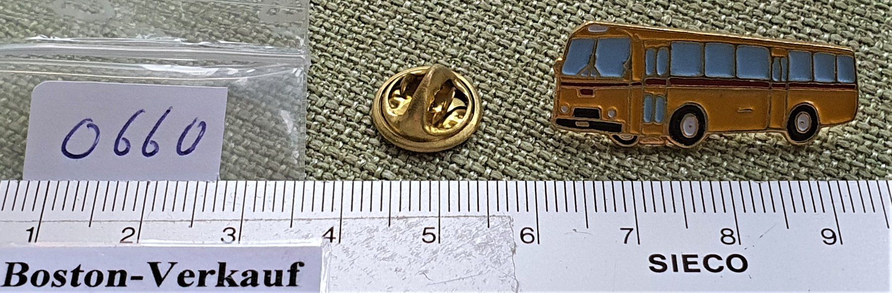 Placchette & Badge: O660 - Pin Die Post PTT Postauto – Usato da Reinach BL venduto da Boston-Verkauf 1