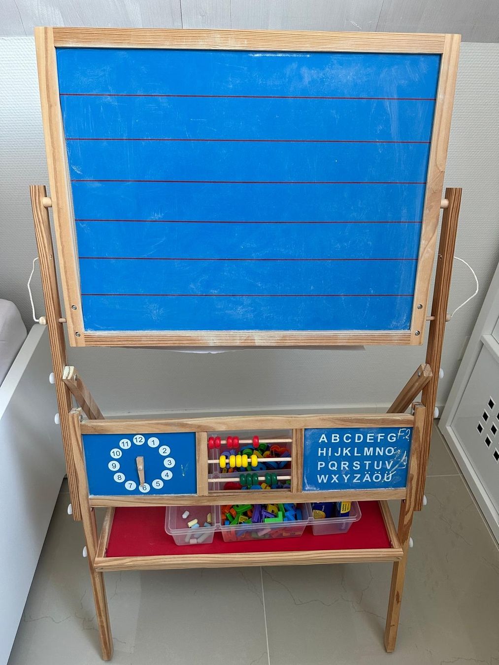 Jouets: Tafel für Kinder – D'occasion à Basel par Nerea07