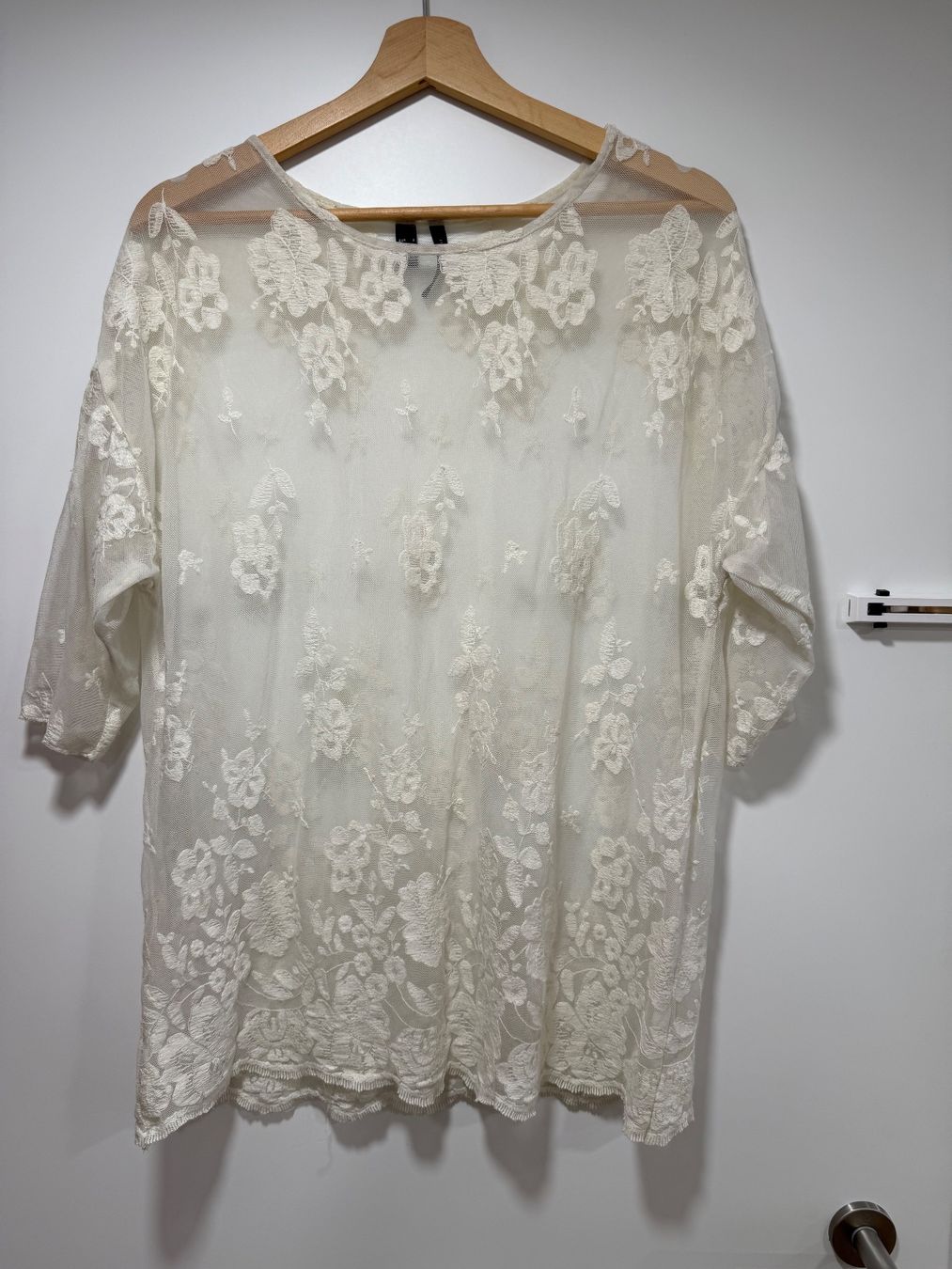 Mango T-shirt: MANGO Spitzen Shirt Gr XS – Nuovo (secondo la descrizione) da St. Gallen venduto da kka_l9wg