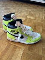 Nike Air Jordan 1 High Volt Visionary getragener Zustand