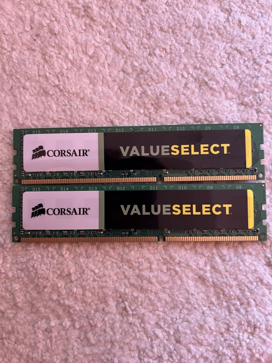 Corsair Memoria / RAM: 2x Corsair 8GB DDR3 1600MHz ValueSelect RAM Module – Usato da Küsnacht ZH venduto da yurchick