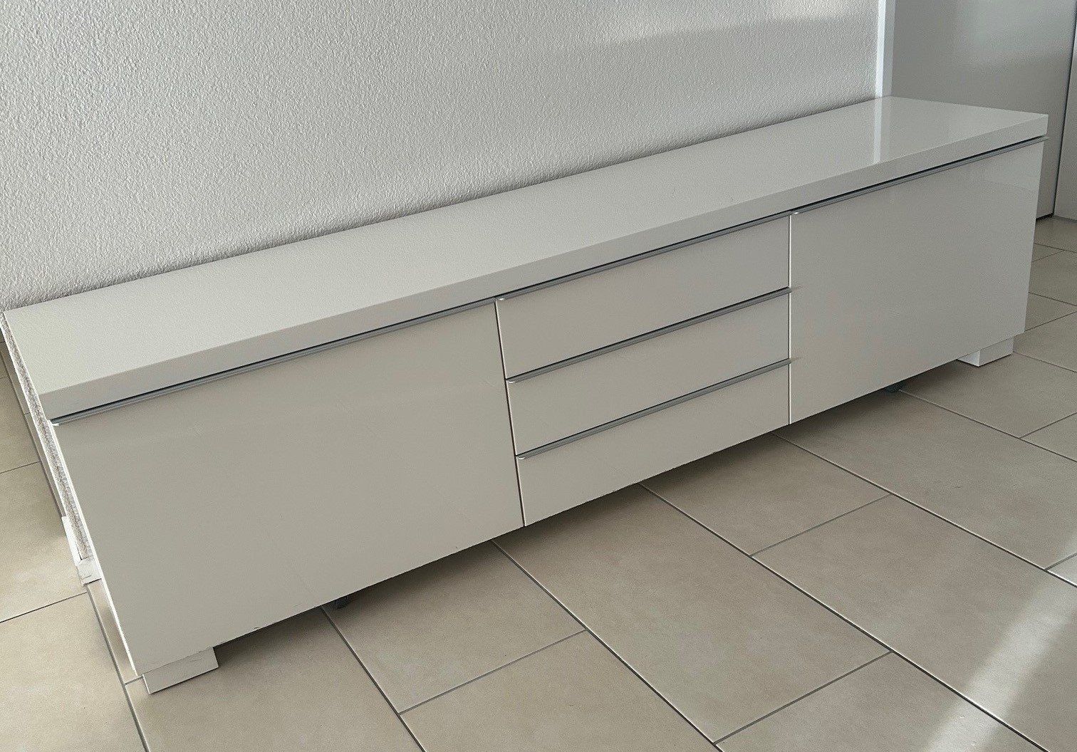 Cassettiere: Sideboard L:180, B:40, H:48 – Usato da Biel/Bienne venduto da tondot 1