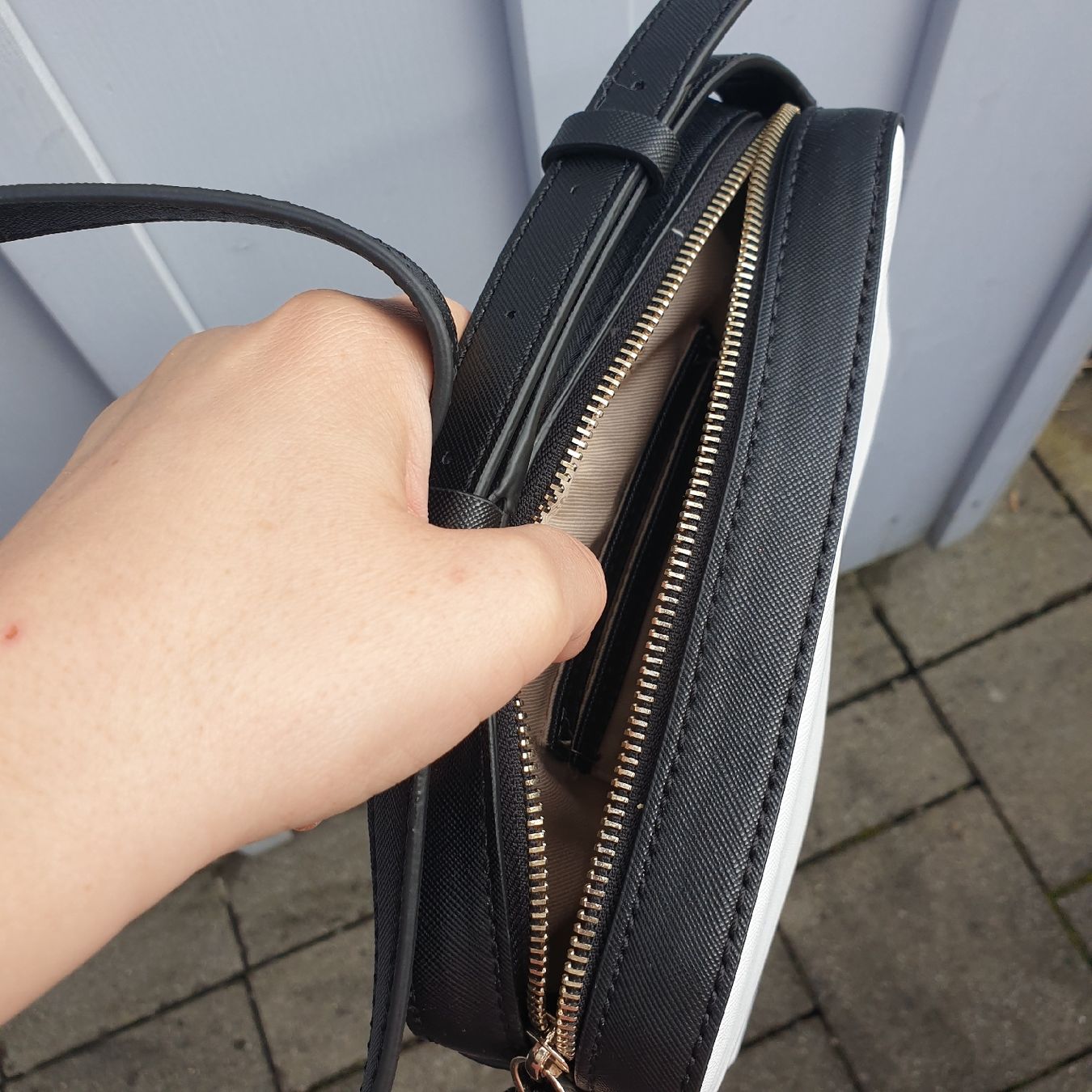 Guess Borse da donna: Guess Damen Tasche – Usato da Zihlschlacht venduto da Sun25 2