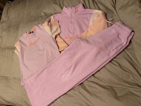 Nike Tracksuit Set- T-Shirt, Jumper & Pants