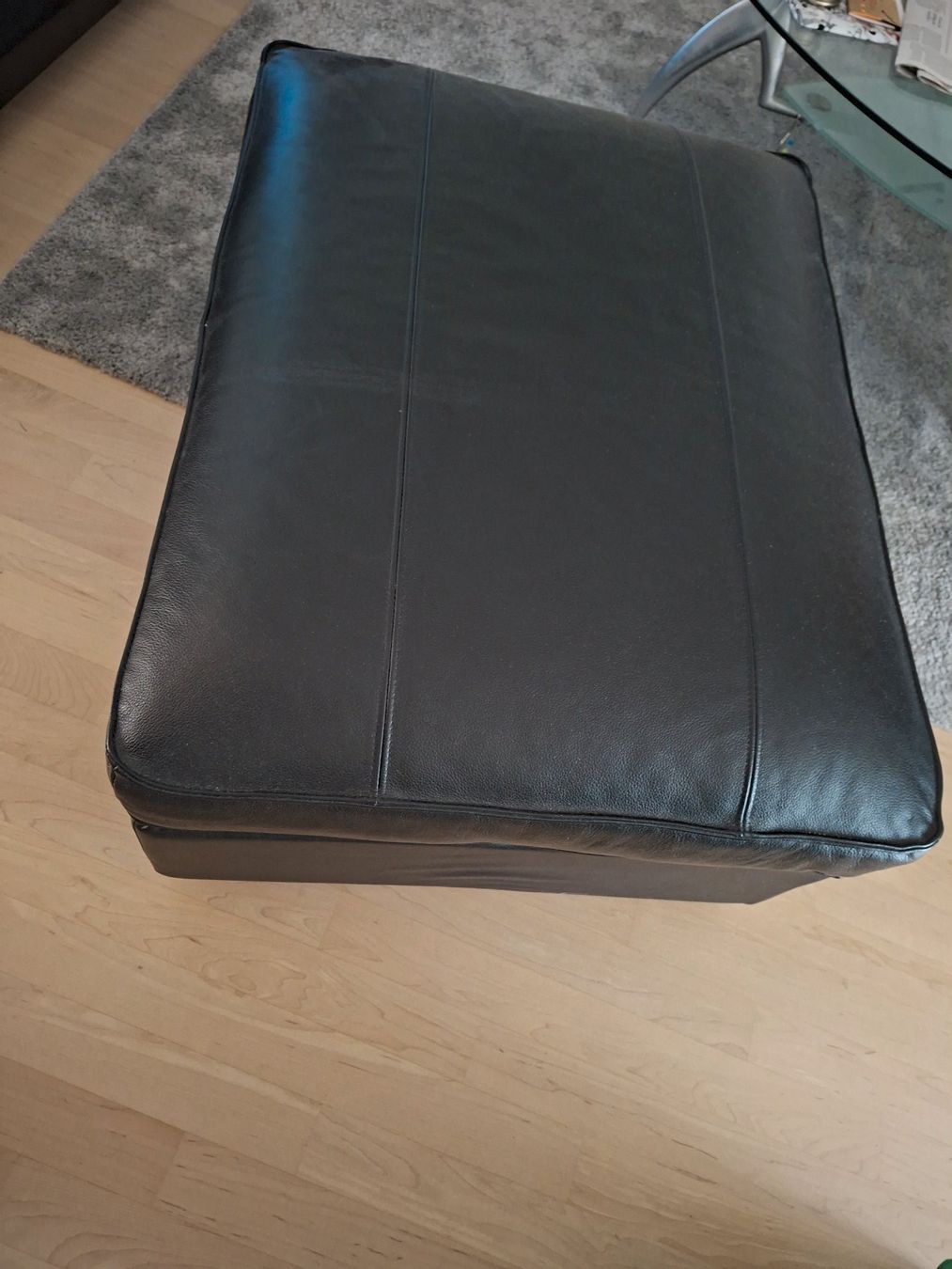 Ikea Sgabelli: Hocker Leder schwarz mit Stauraum – Usato da Beckenried venduto da maru67 1