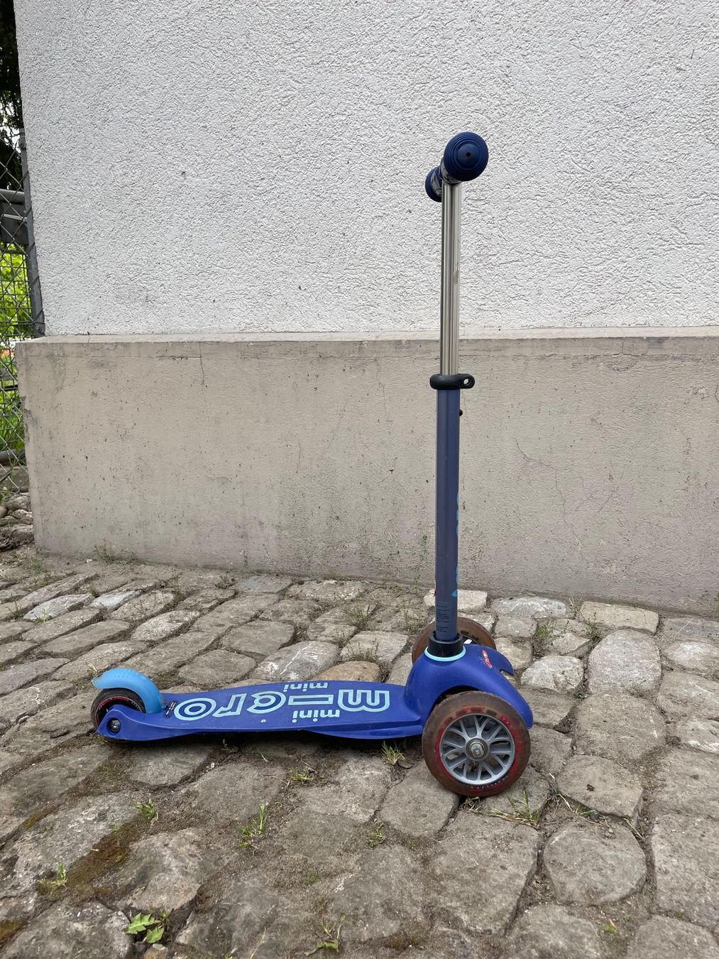 Micro Kickboard: Trotinett Micro Mini blau – Usato da Zollikofen venduto da d.rind