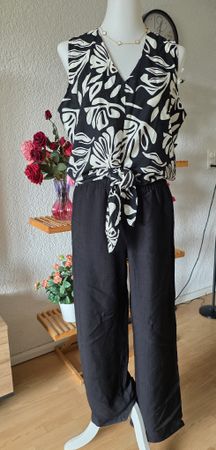 Ladies blouse and trousers black size M