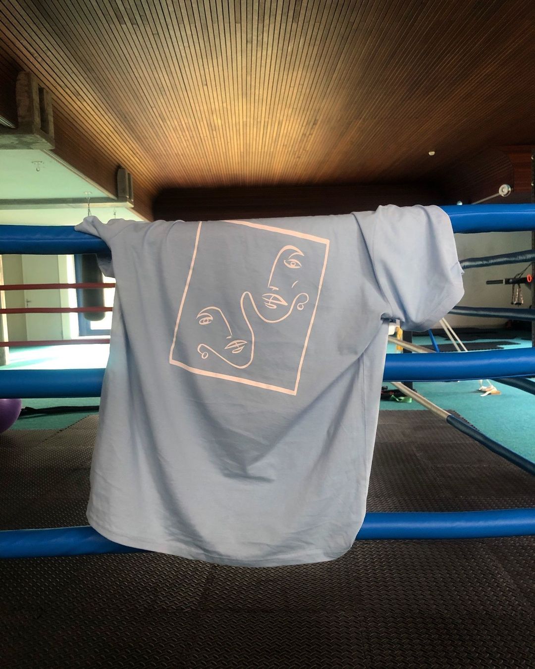 T-shirt: Clavel Studios Grösse XL – Nuovo (secondo la descrizione) da Zürich venduto da SunnySeller